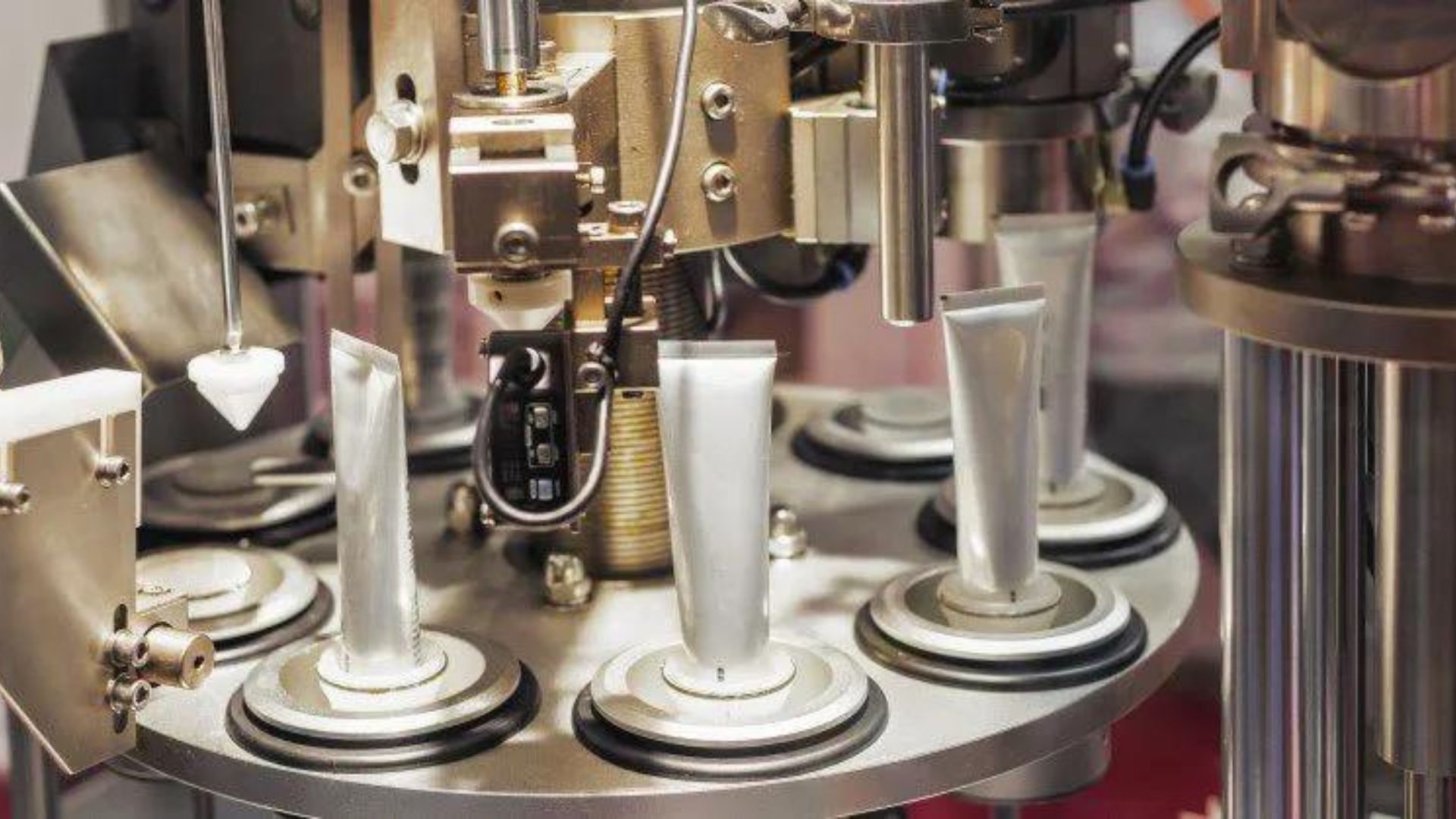 Innovation in Cosmetics Machinery: A Glimpse into Madina Fabrication’s Arsenal